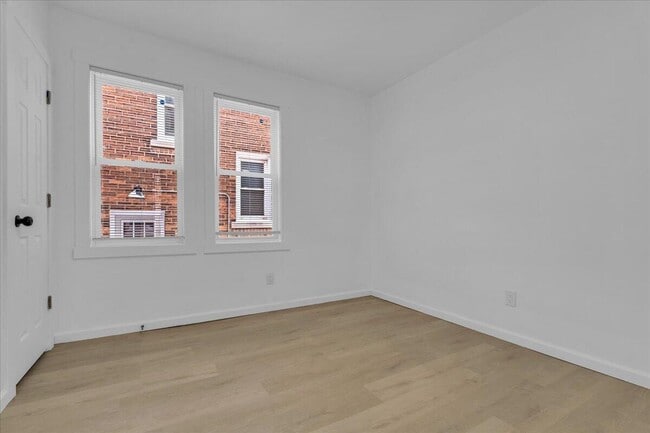 Building Photo - 2727 Leslie St