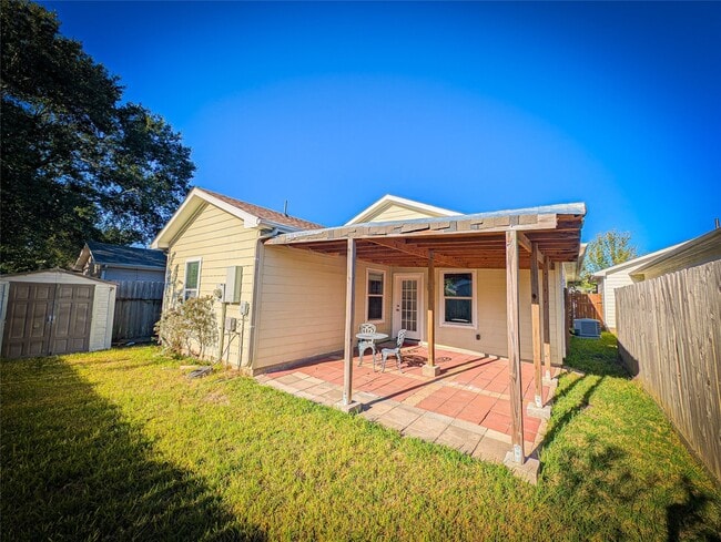 Building Photo - 21335 Sweet Grass Ln