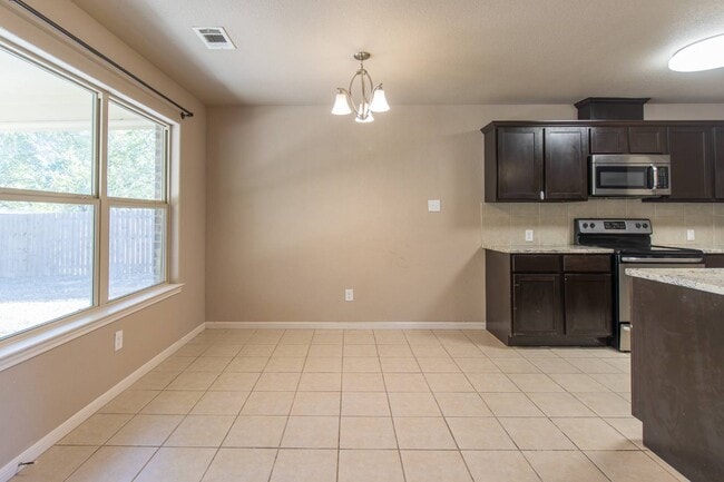 Building Photo - 1614 Shady Ln