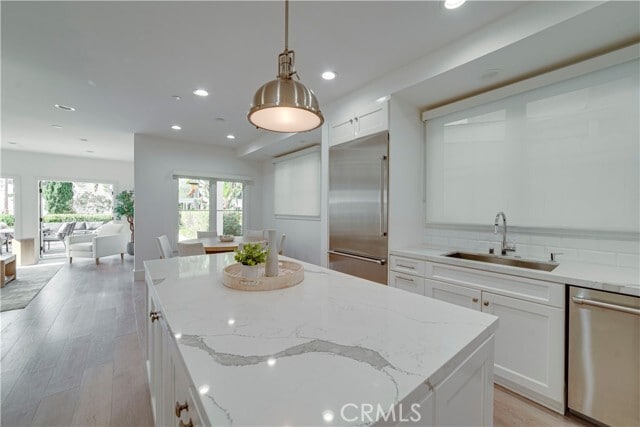 Building Photo - 608 Heliotrope Ave