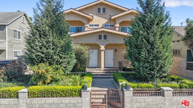 Primary Photo - 2018 Hillcrest Dr