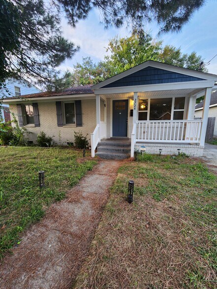 Building Photo - 2724 Mapleton Ave