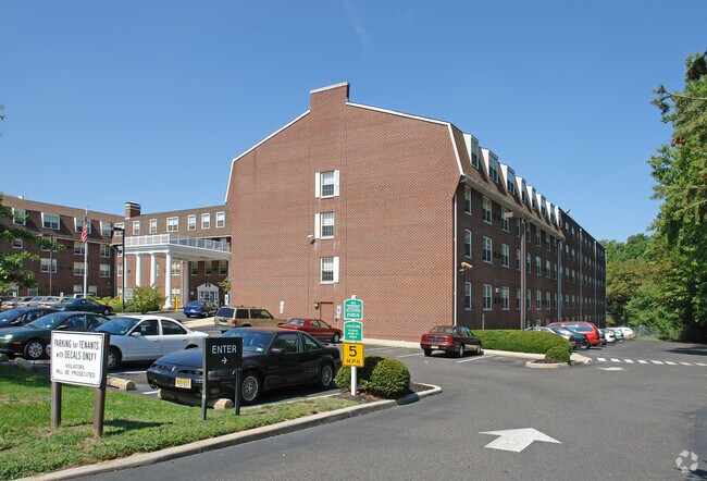Building Photo - Colonial Park (Leasehold)