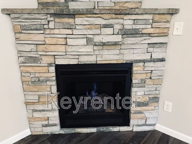 Building Photo - 6335 Altacrest Ln