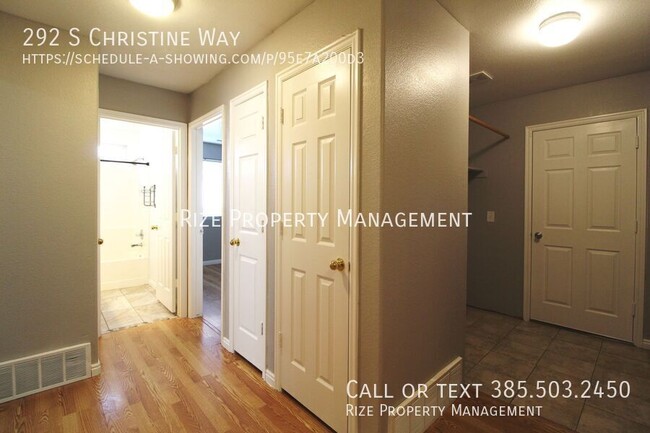 Building Photo - 292 Christine Way