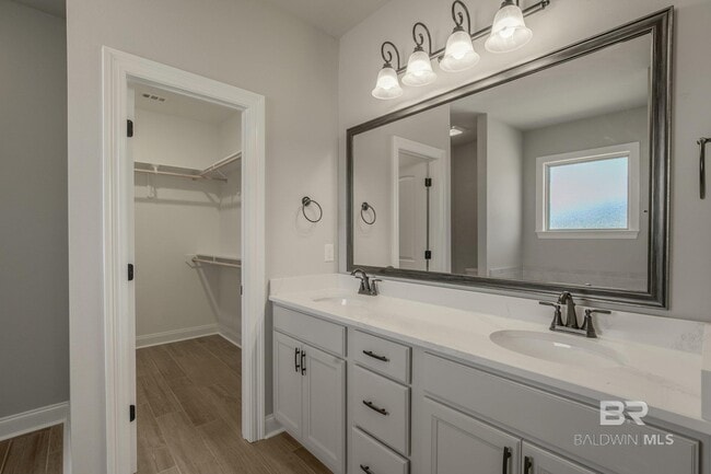 Building Photo - 1562 Fenton Cir