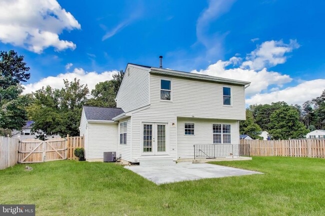 Building Photo - 8813 Francesca Dr