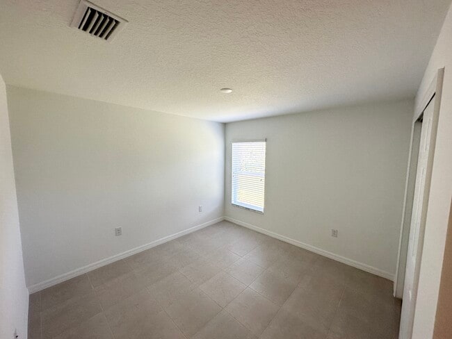 Building Photo - 40 Wellham Ln