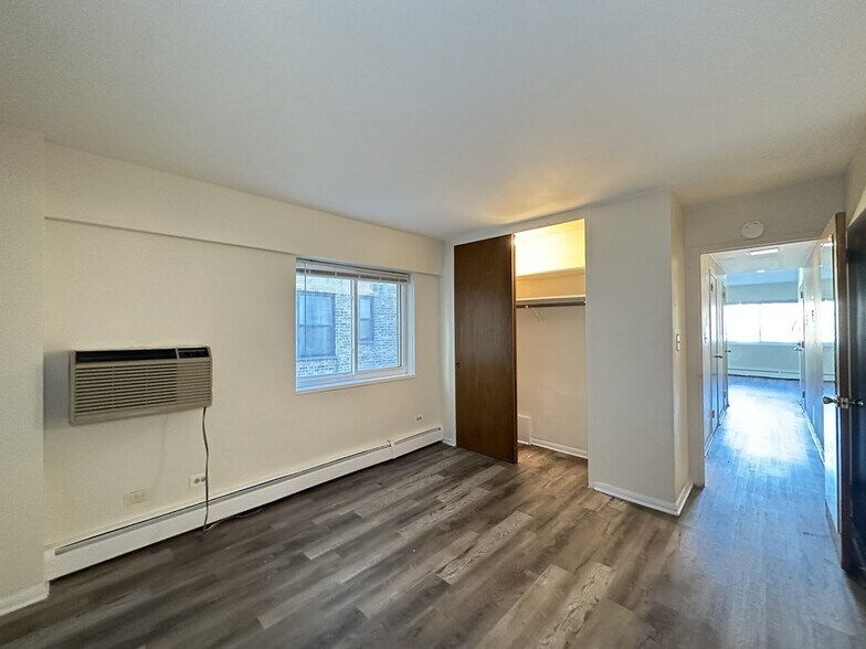 Building Photo - 1400 Chicago Ave