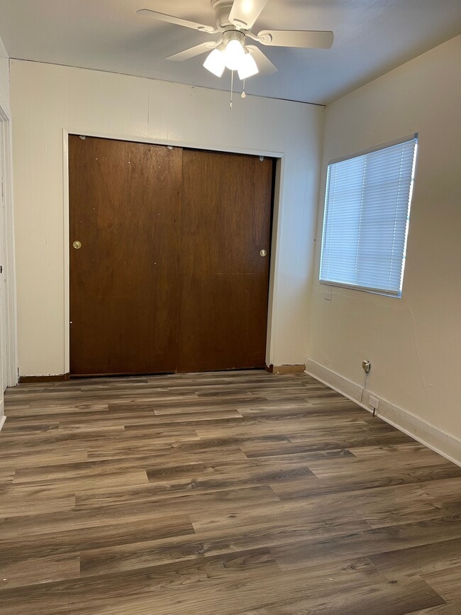 Building Photo - 912 Wayside Dr