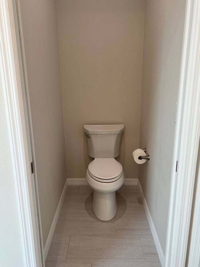 Building Photo - New Build open floor plan 3/2