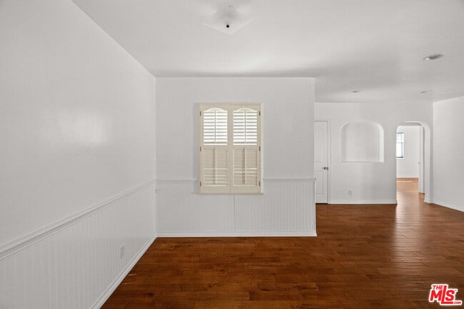 Building Photo - 5227 Etheldo Ave