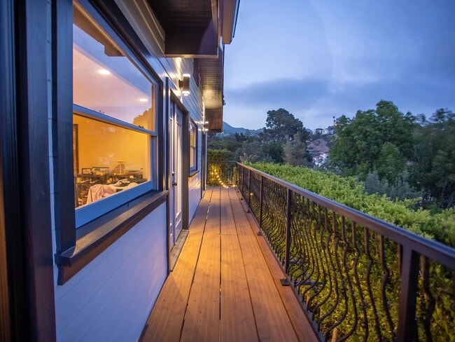 Building Photo - 2597 Dearborn Dr