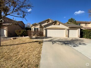 Building Photo - 3 Bedroom Single Story Home Available in C...