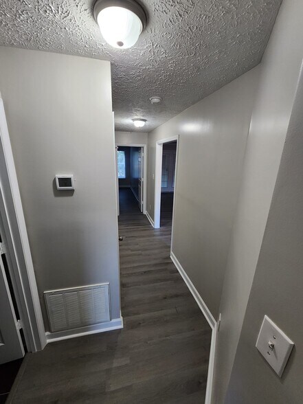 Building Photo - 330 Bubble Creek Ct