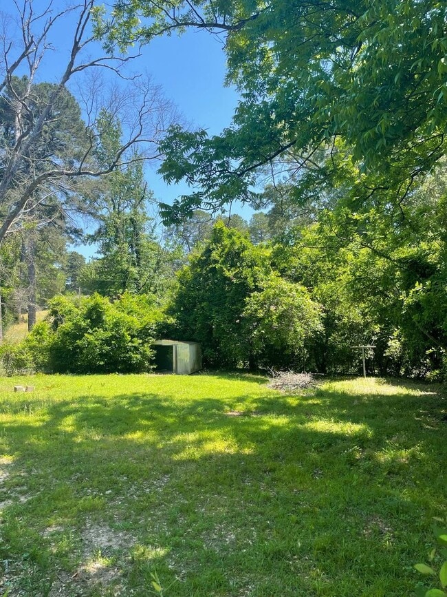 Building Photo - Section 8/Housing Voucher Accepted. MINDEN...