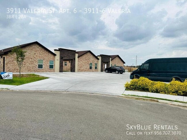 Building Photo - 3911 Valeria St