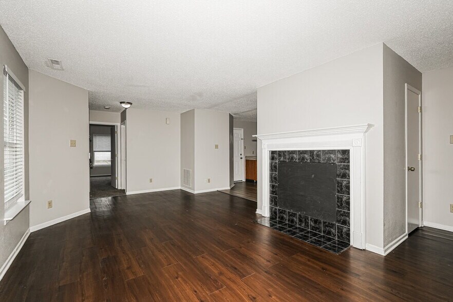 Building Photo - 3015 Redland Ln