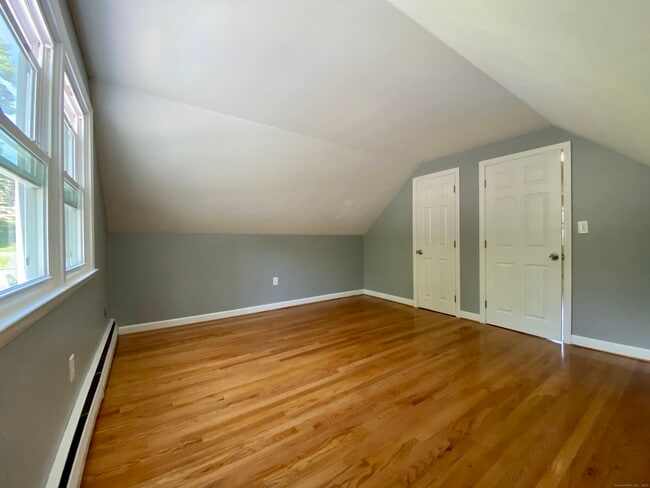 Building Photo - 94 Glenstone Dr