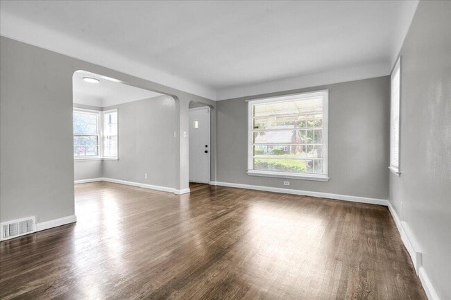 Building Photo - 11577 Somerset Ave
