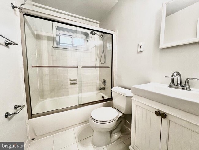 Building Photo - 5719 Rossmore Dr