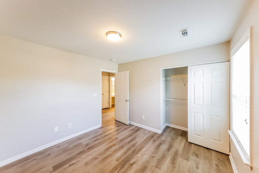 Building Photo - 157 Paxton Pl