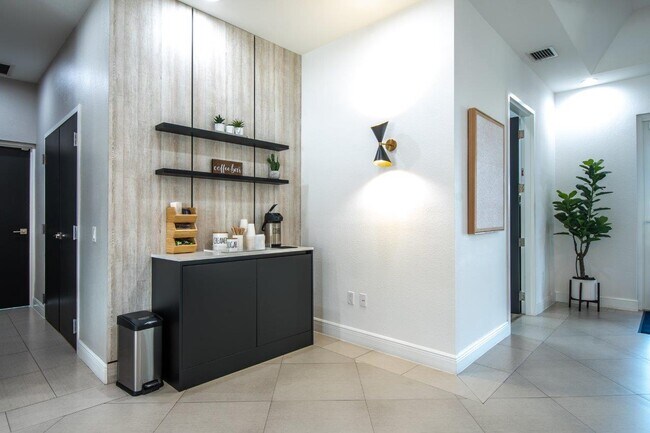 Building Photo - Legacy Villa Vicenza