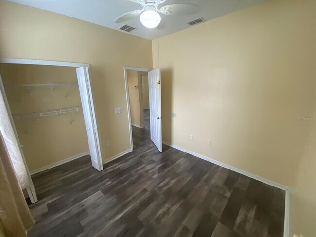 Building Photo - 302 Bluff Pass Dr
