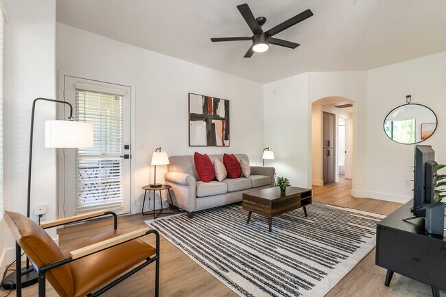 Primary Photo - 15608 N 71st St