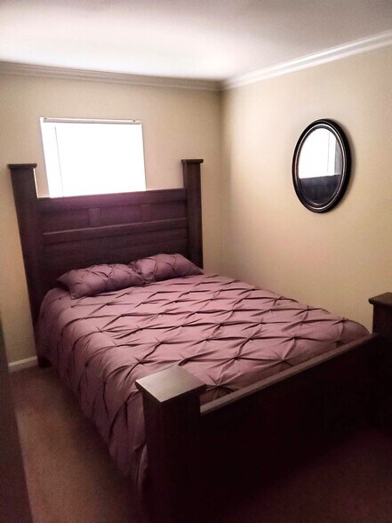 Building Photo - 16420 Ellipse Ter