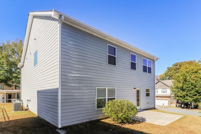 Building Photo - 119 Cessna Dr