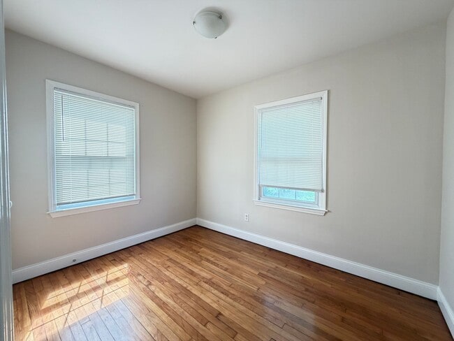 Building Photo - Wonderful 3 Bed and 1 Bath!