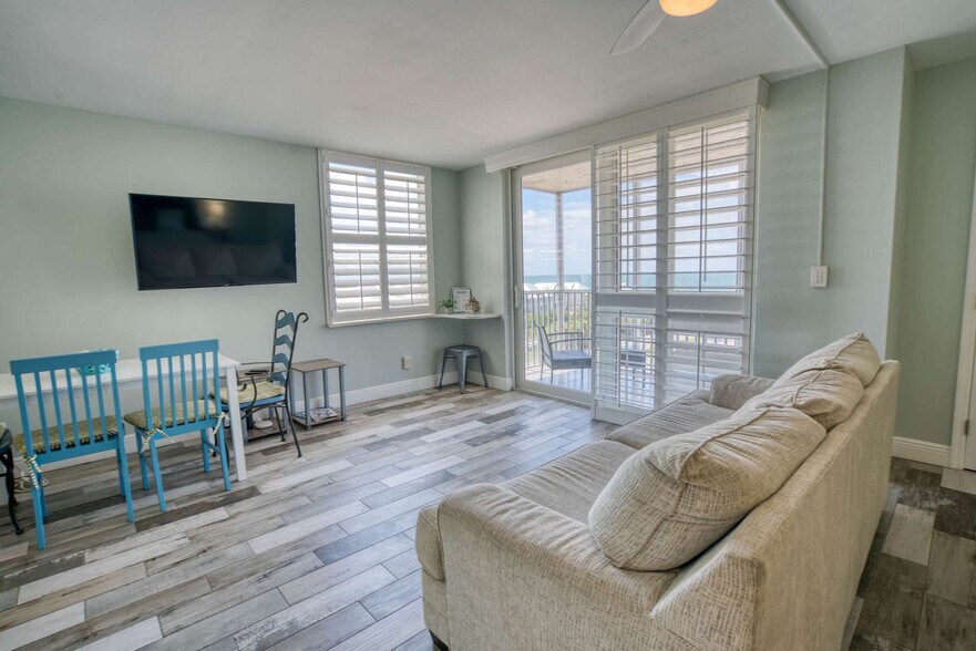 Primary Photo - 5500 Bonita Beach Rd SW