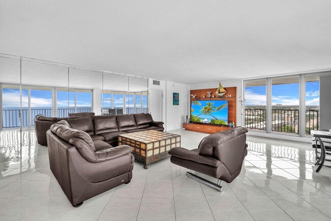 Building Photo - 4280 Galt Ocean Dr