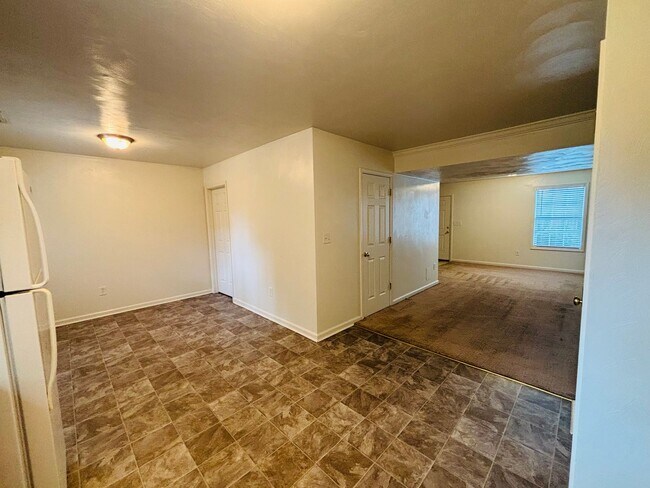 Building Photo - 50 Salem Ln