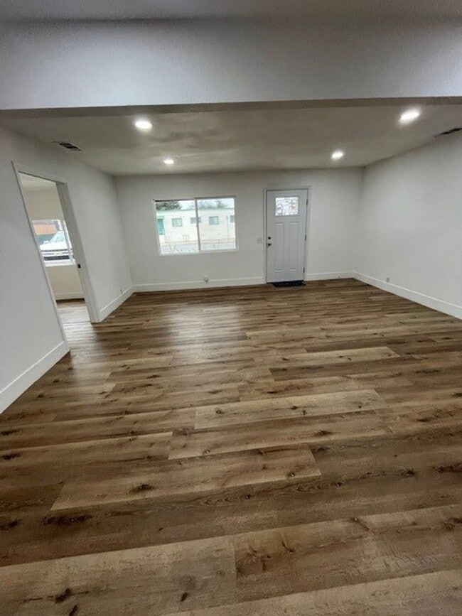 Building Photo - Coming Soon!