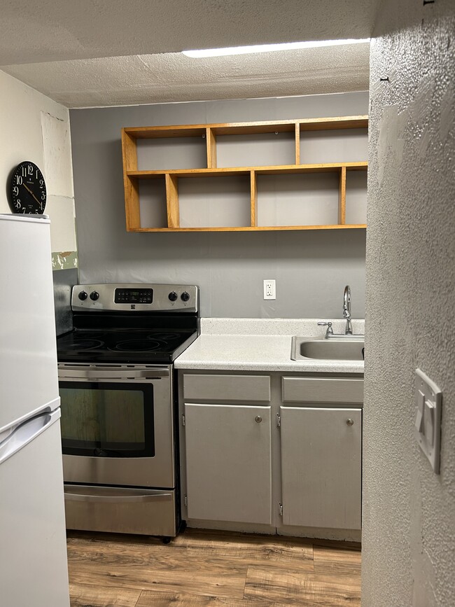 Kitchen - 7 Magnolia Dr