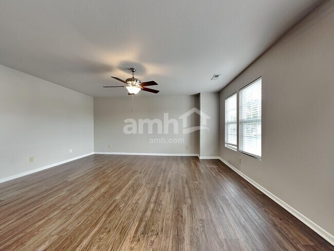 Building Photo - 1516 Bray Dr