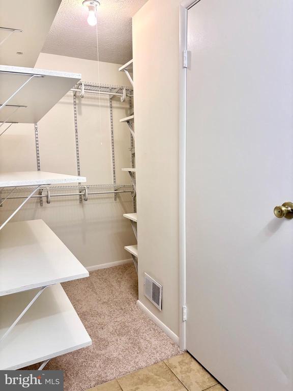 Building Photo - 6226 Hillside Rd