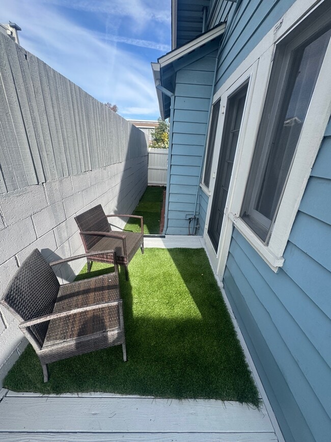 Building Photo - 192 E Villa St