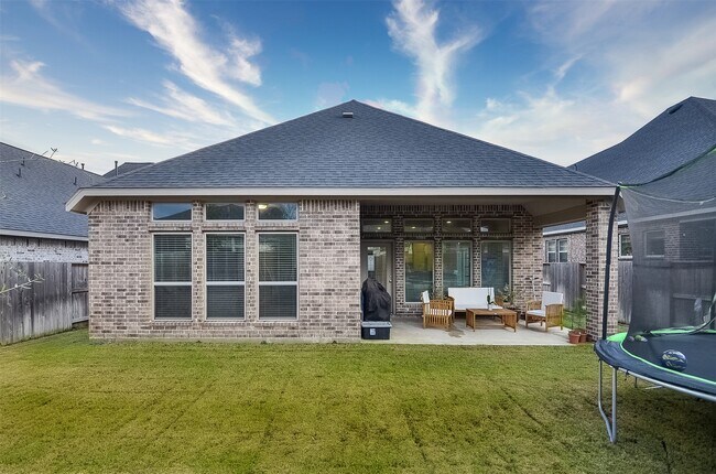 Building Photo - 6926 Myrtle Dr