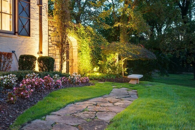 Building Photo - 3807 Harding Pl