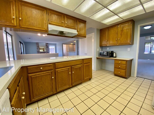 Building Photo - 4 br, 2.5 bath House - 2025 Sea Cliff
