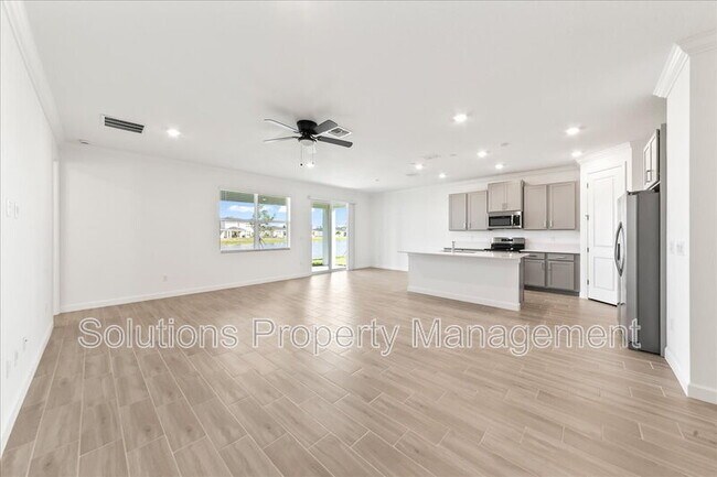 Building Photo - 2037 Fuchsia Pl NW