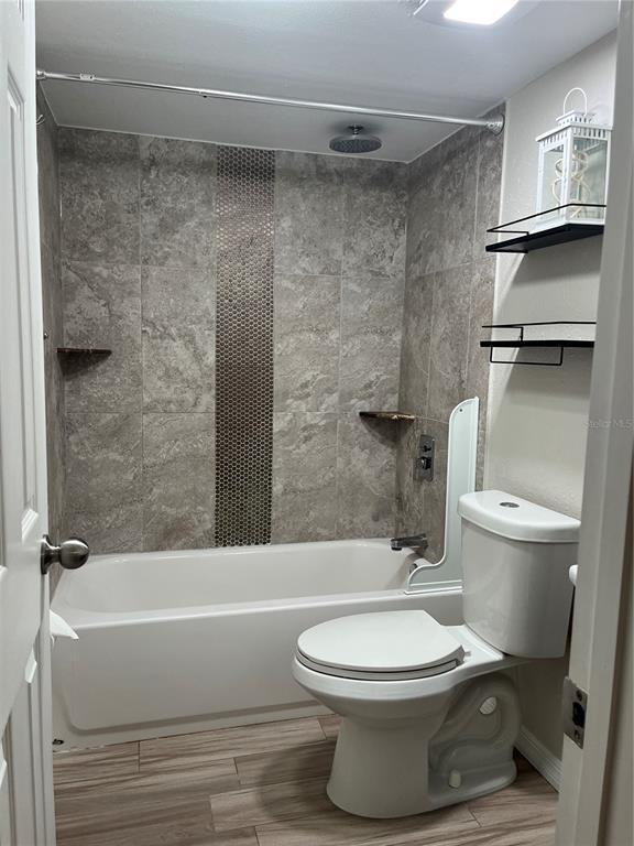 Building Photo - 528 Golden Raintree Pl