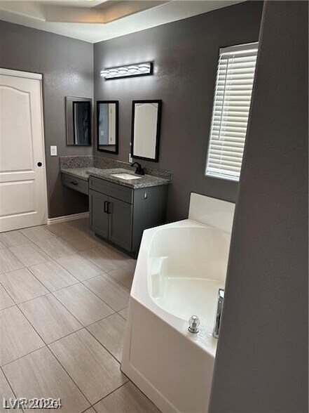 Building Photo - 2805 Alma Lidia Ave