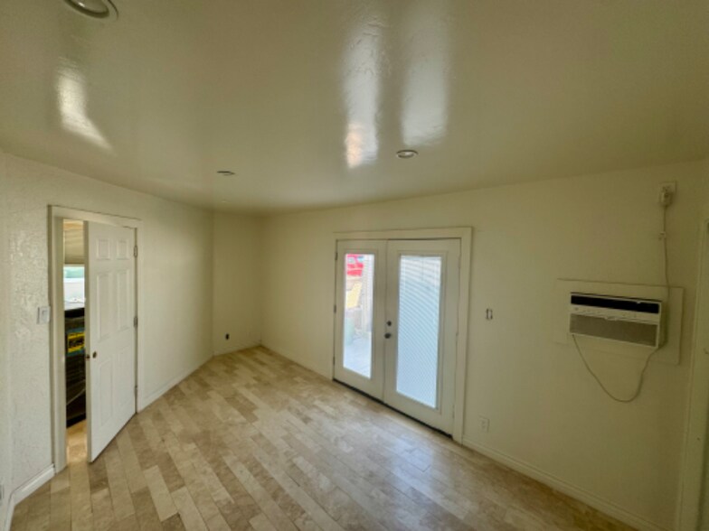 Building Photo - 307 N Mission Rd