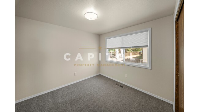 Building Photo - 6417 Congressional Dr SE