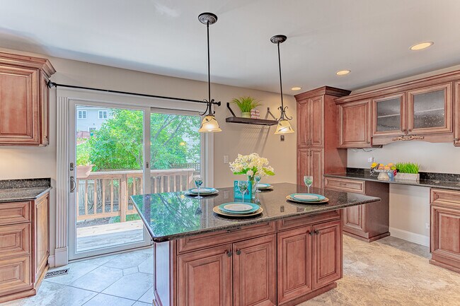 Building Photo - 1490 Paisley Ct