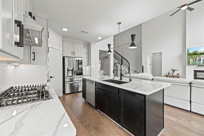 Building Photo - 30155 Gold Finch Pl